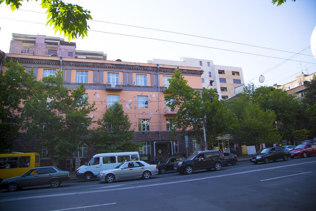 City Centre Apartments By Picnic Yerevan Ngoại thất bức ảnh